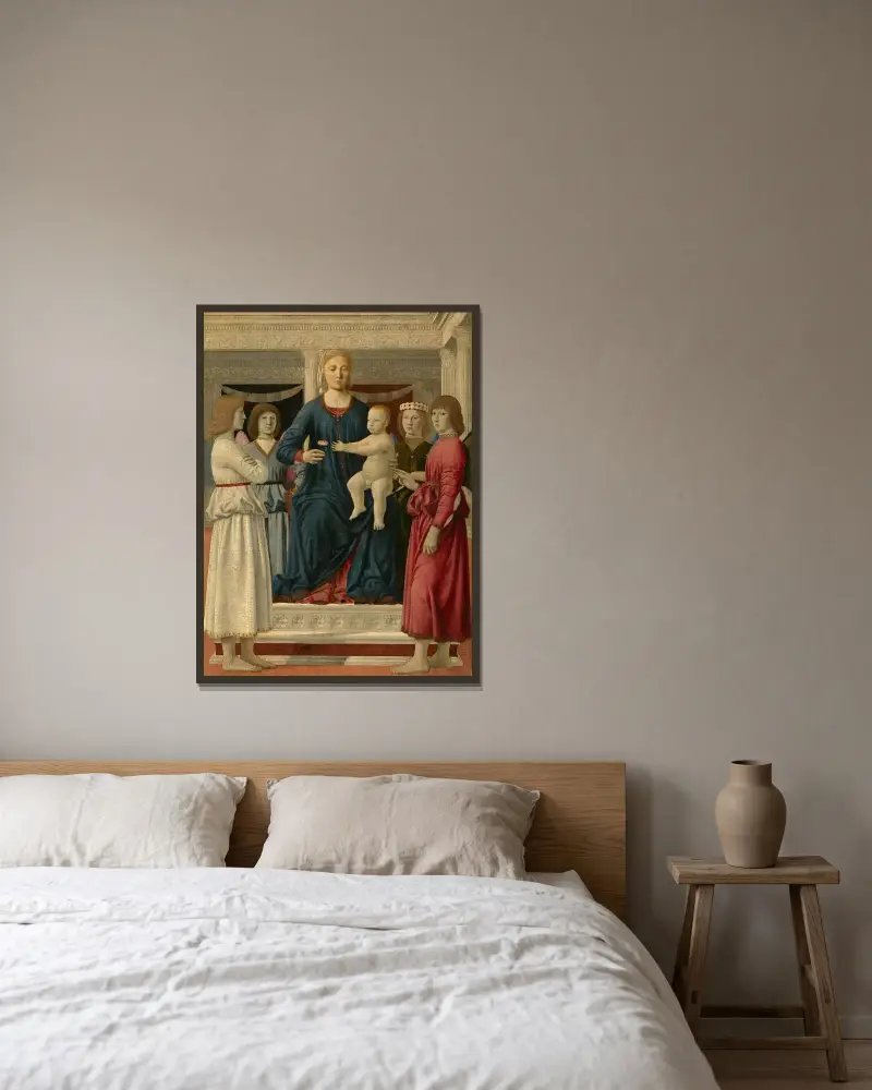 Virgin and child enthroned with four angels av Piero Della Francesca inramad på en vägg