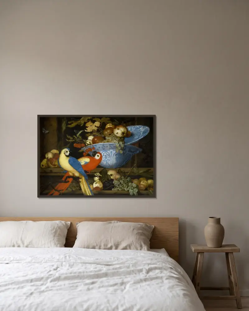 Fruchtstillleben mit zwei Papageien von Balthasar van der Ast gerahmt an einer Wand