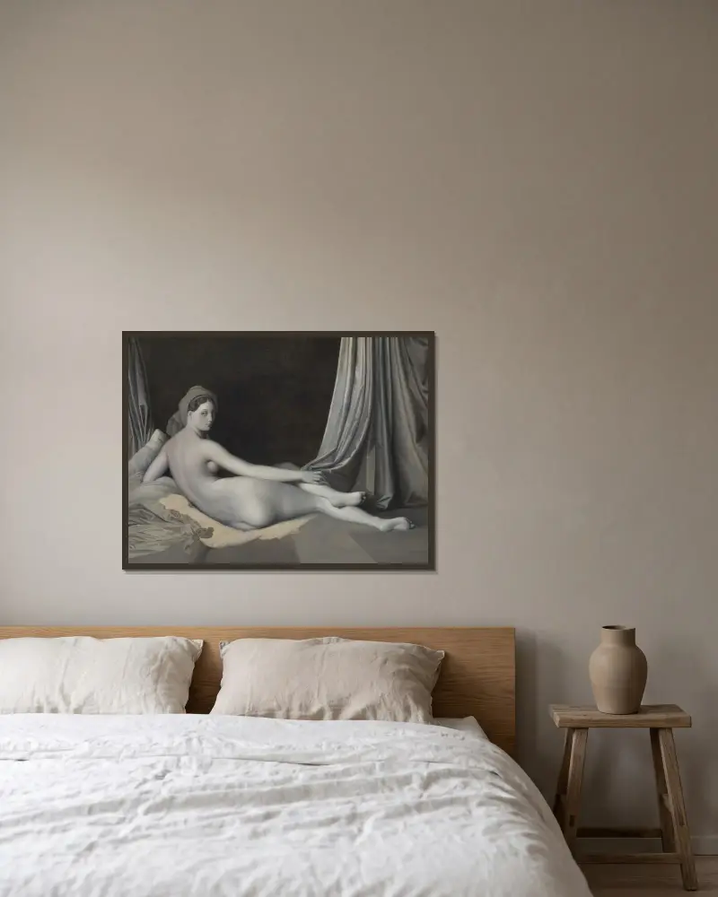 Odalisque in Grisaille av Jean Auguste Dominique Ingres inramad på en vägg