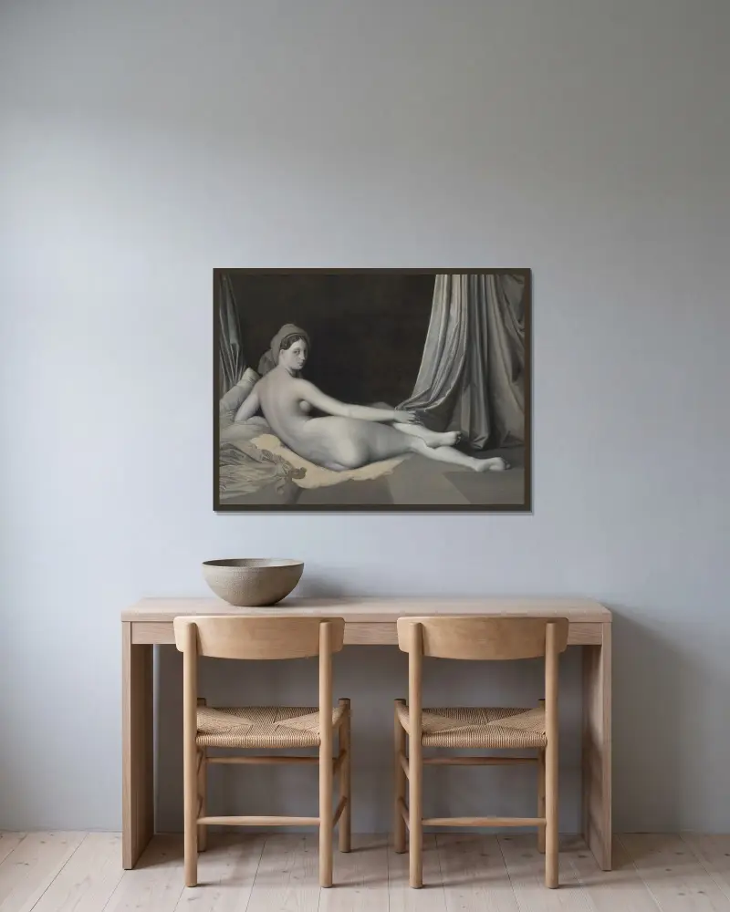 Odalisque in Grisaille av Jean Auguste Dominique Ingres inramad på en vägg