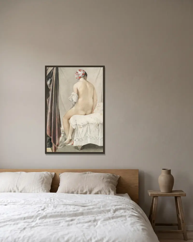 Die Badende von Jean Auguste Dominique Ingres gerahmt an einer Wand