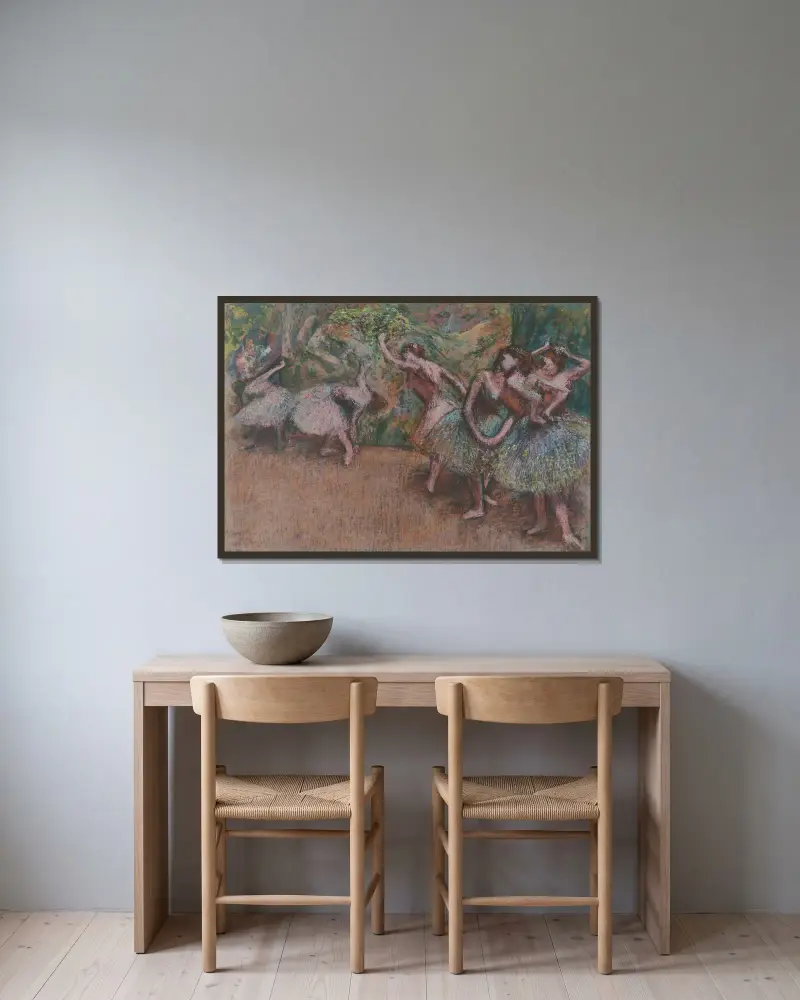 Ballettszene von Edgar Degas gerahmt an einer Wand