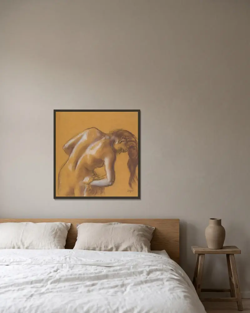 Badende Frau, sich abtrocknend von Edgar Degas gerahmt an einer Wand