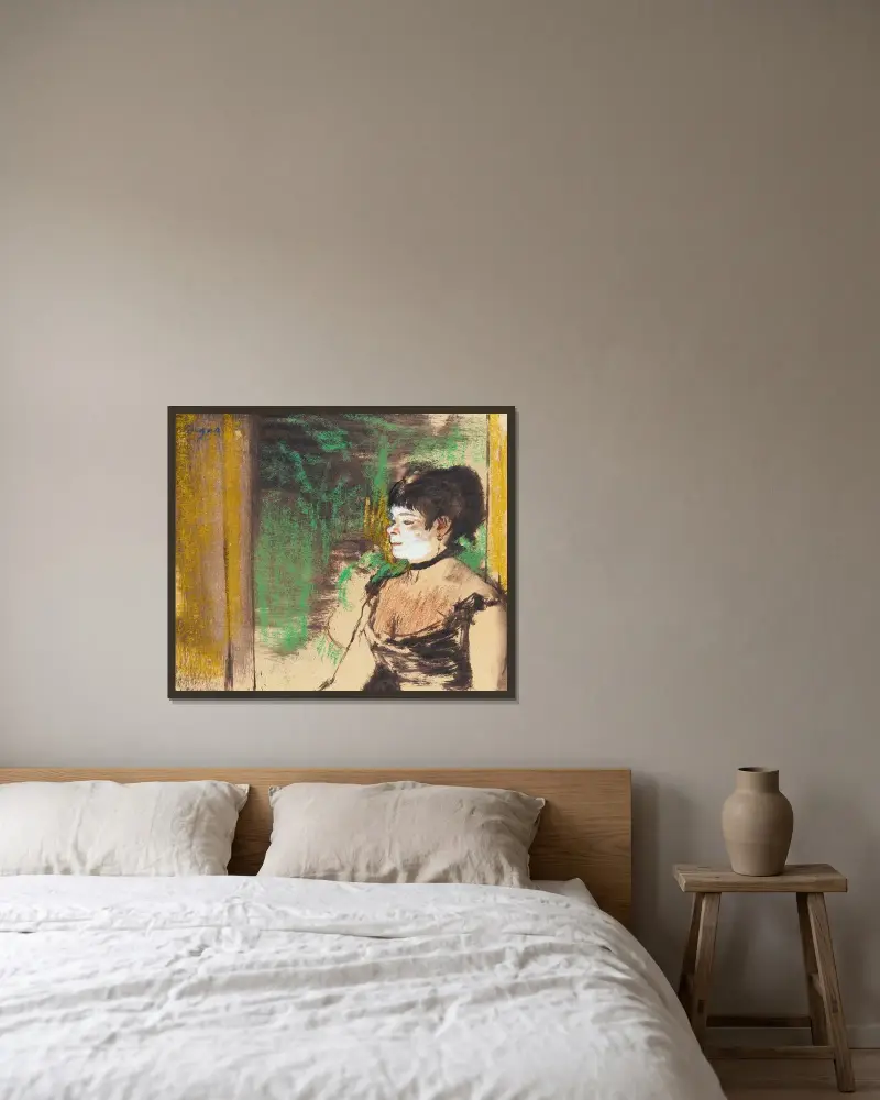 Café-Concert-Sängerin von Edgar Degas gerahmt an einer Wand