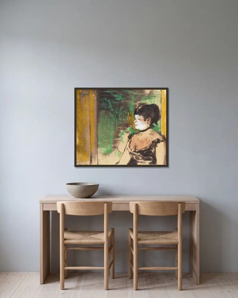 Café-Concert-Sängerin von Edgar Degas gerahmt an einer Wand