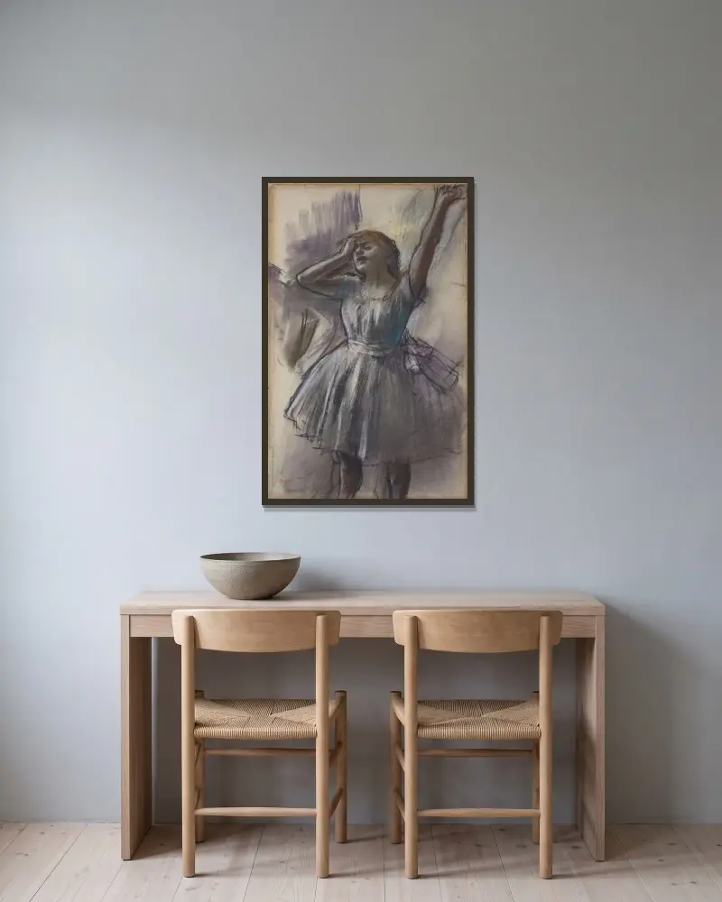 Tanečnice se protahuje, Edgar Degas v rámu na stěně