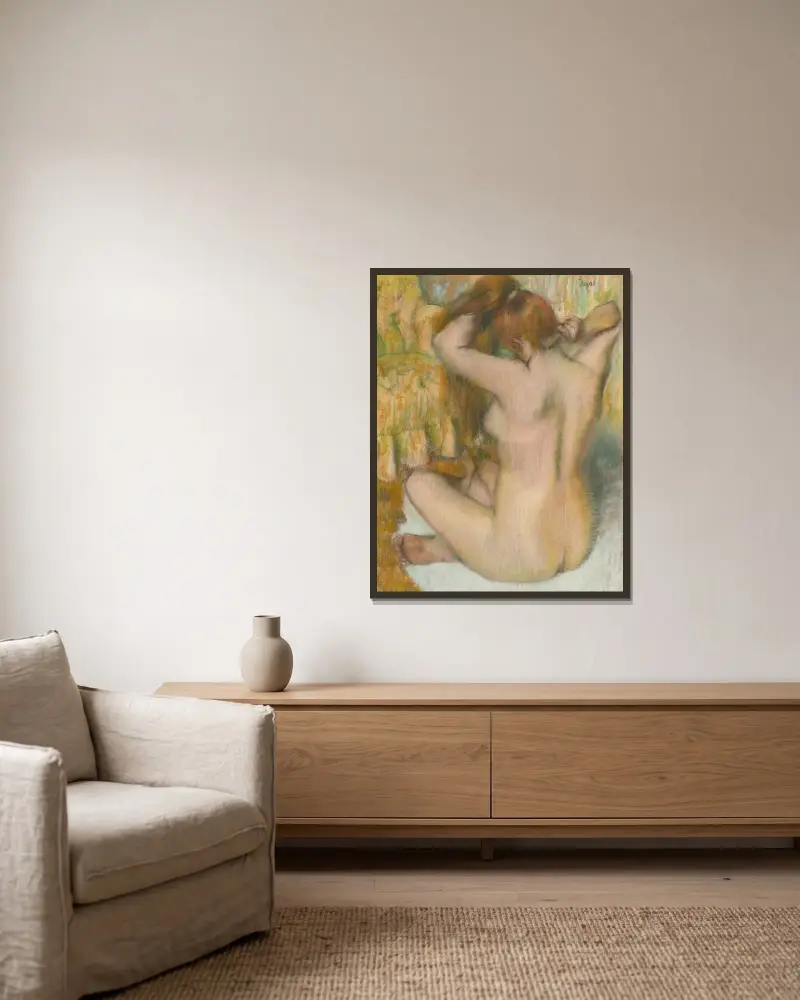 Femme nue, de dos, se coiffant (femme se peignant) (ca 1886-1888.) av Edgar Degas inramad på en vägg