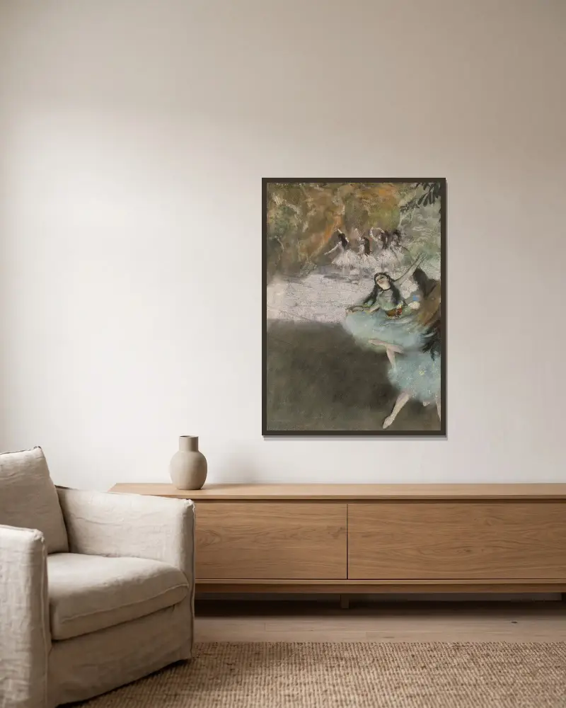 Na scéně, Edgar Degas v rámu na stěně
