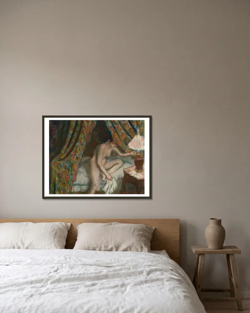 Odcházení, Edgar Degas v rámu na stěně