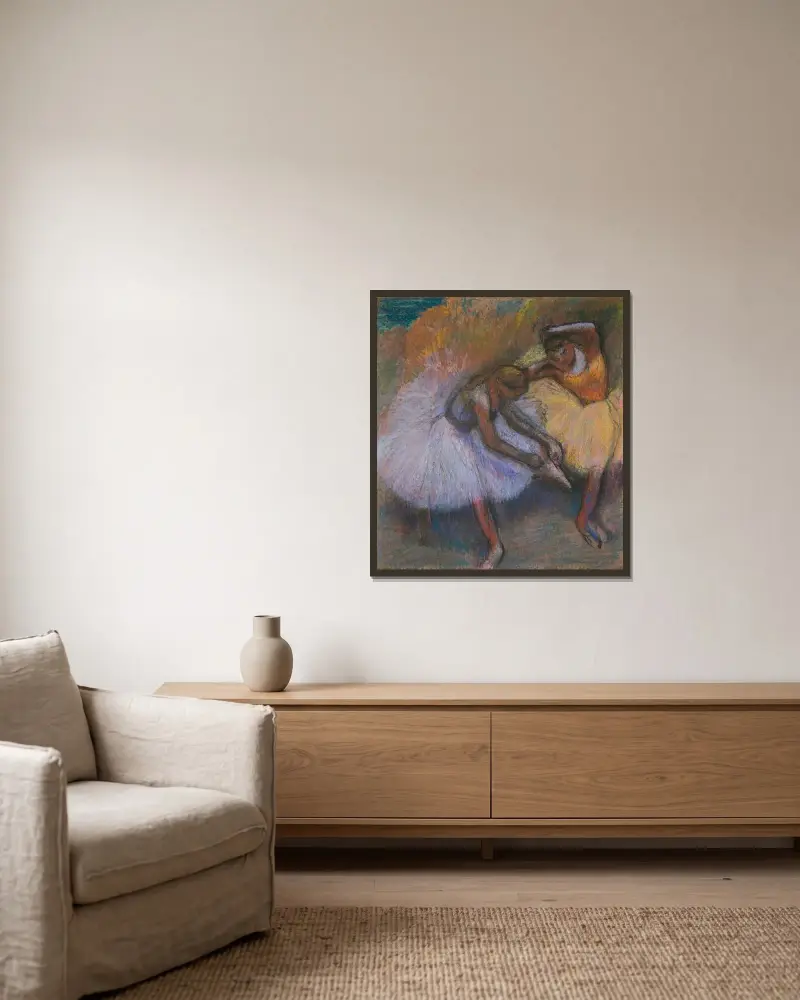 Zwei Tänzerinnen, 1898 von Edgar Degas gerahmt an einer Wand