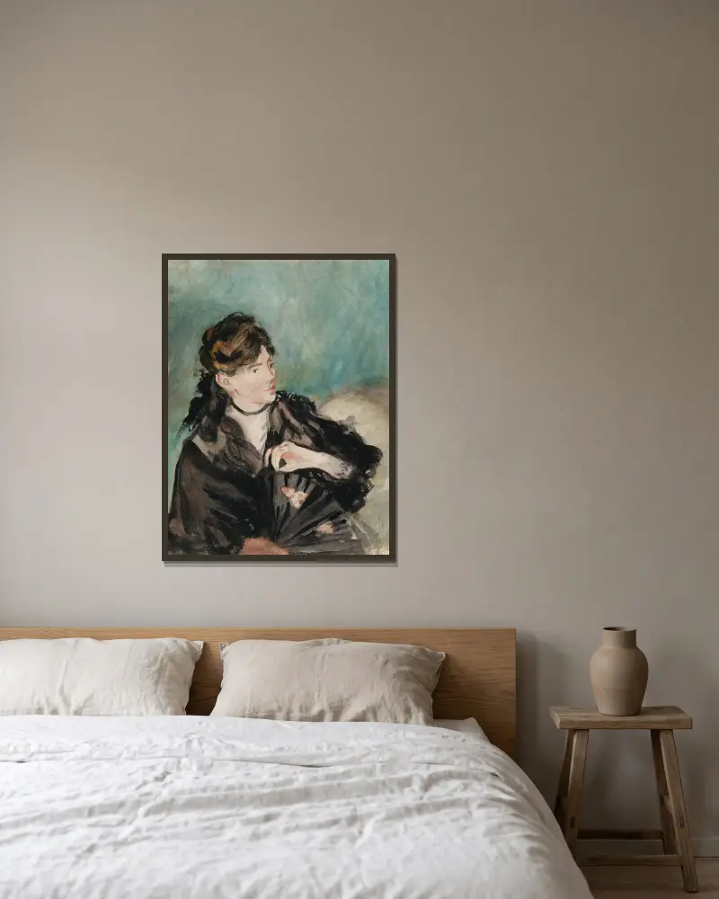 Portrait of Berthe Morisot with a Fan av Édouard Manet inramad på en vägg