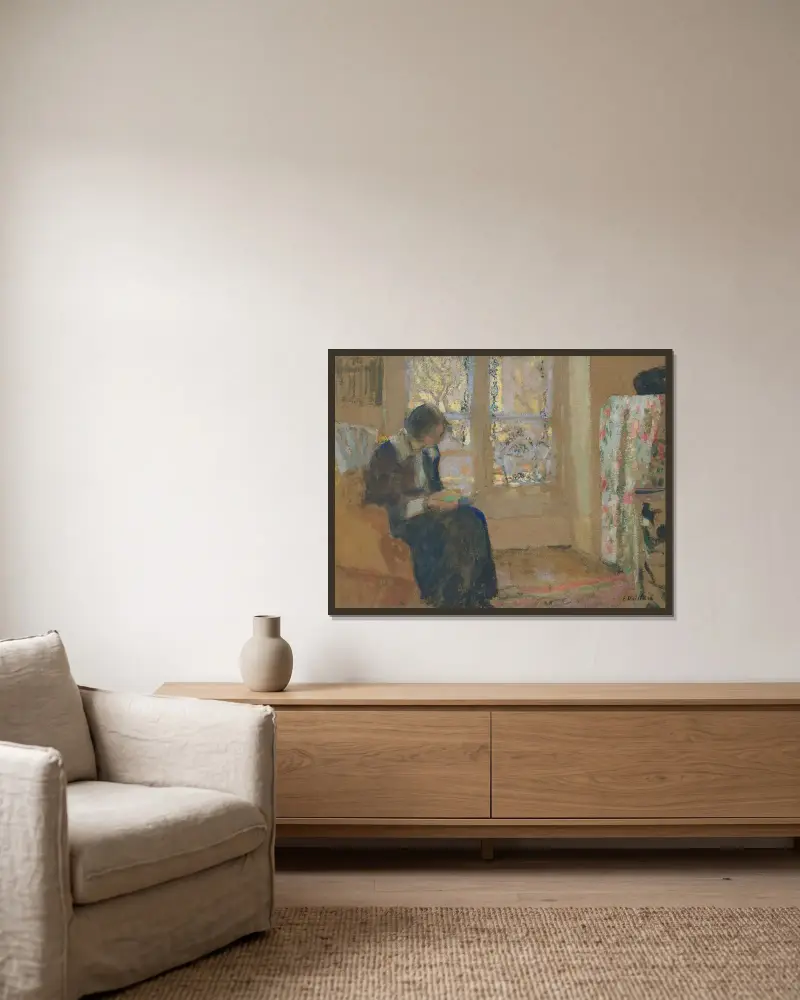 Jeune femme lisant, Lucie Belin chez elle av Édouard Vuillard inramad på en vägg
