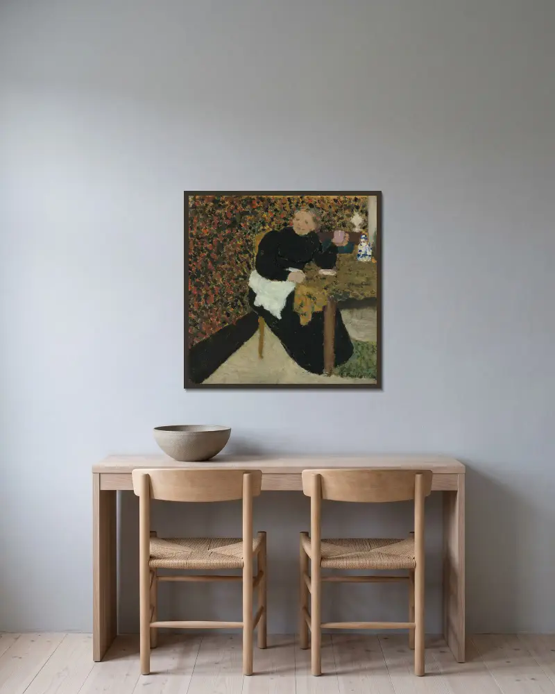 Madame Vuillard Avec Une Tasse Rose av Édouard Vuillard inramad på en vägg