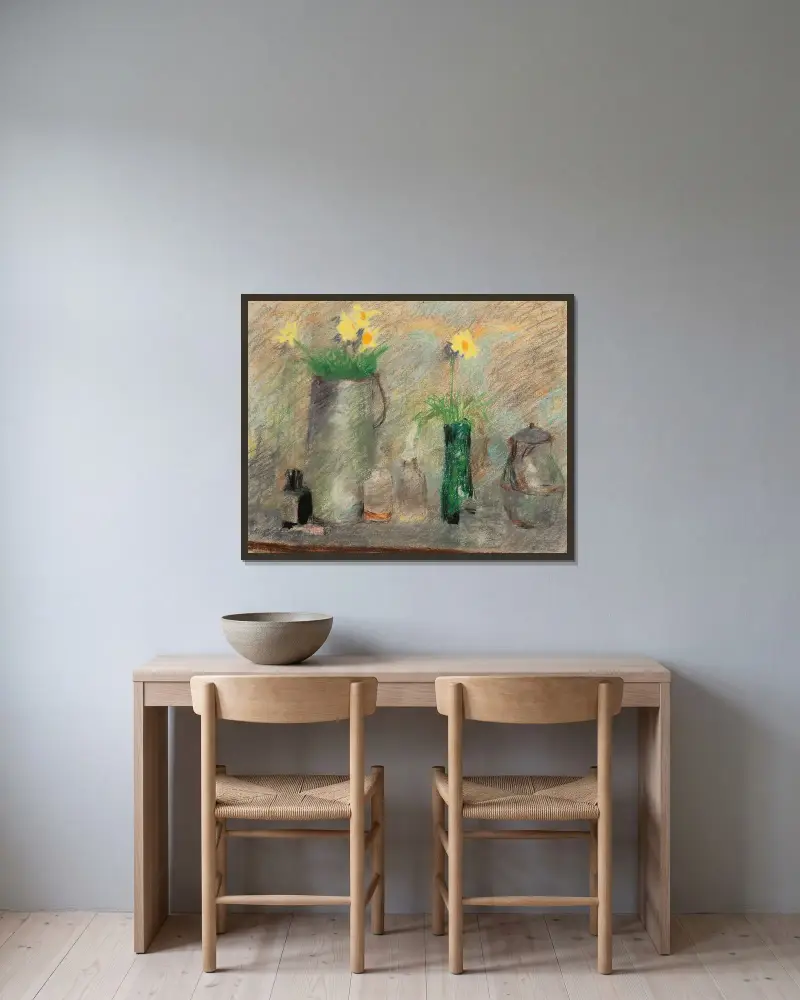 Nature morte avec fleurs et bouteille av Édouard Vuillard inramad på en vägg