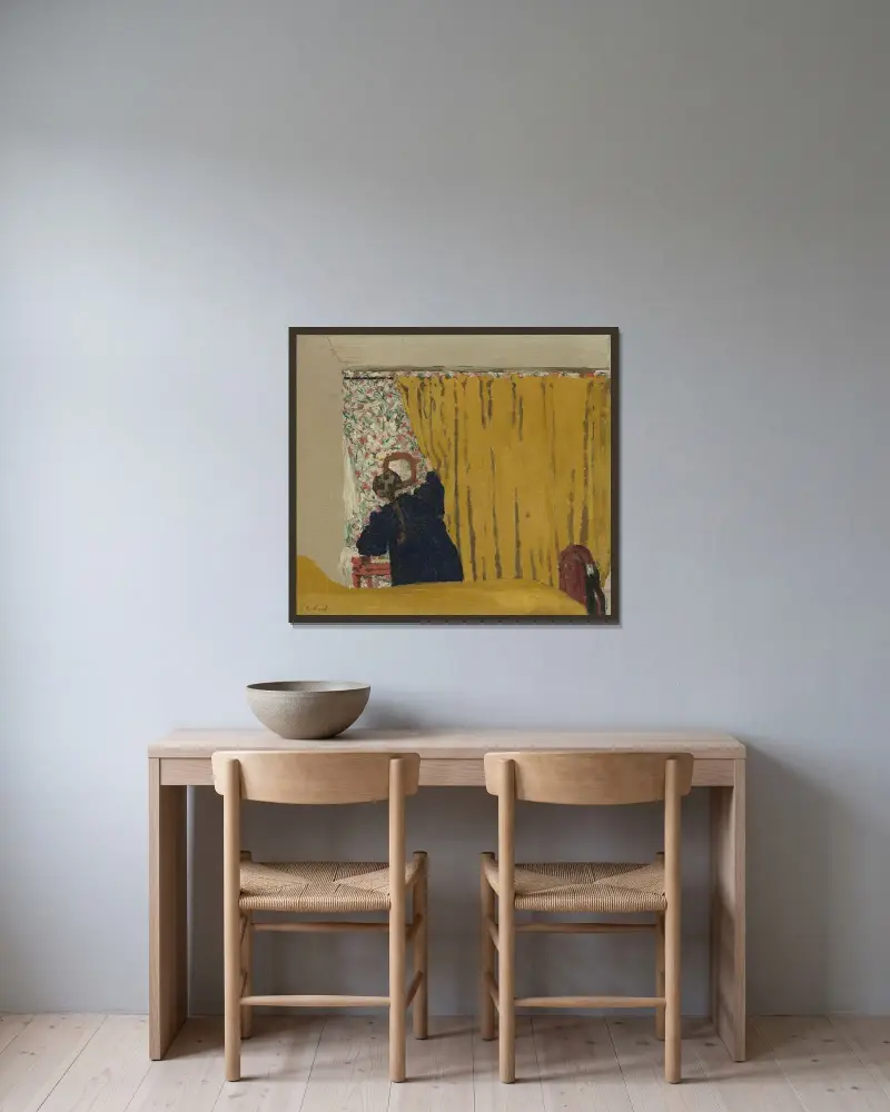 The Yellow Curtain av Édouard Vuillard inramad på en vägg