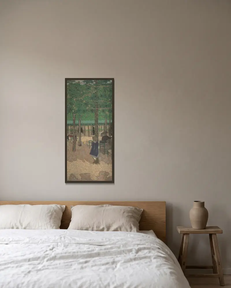 Unter den Bäumen (aus 'Die öffentlichen Gärten') von Édouard Vuillard gerahmt an einer Wand