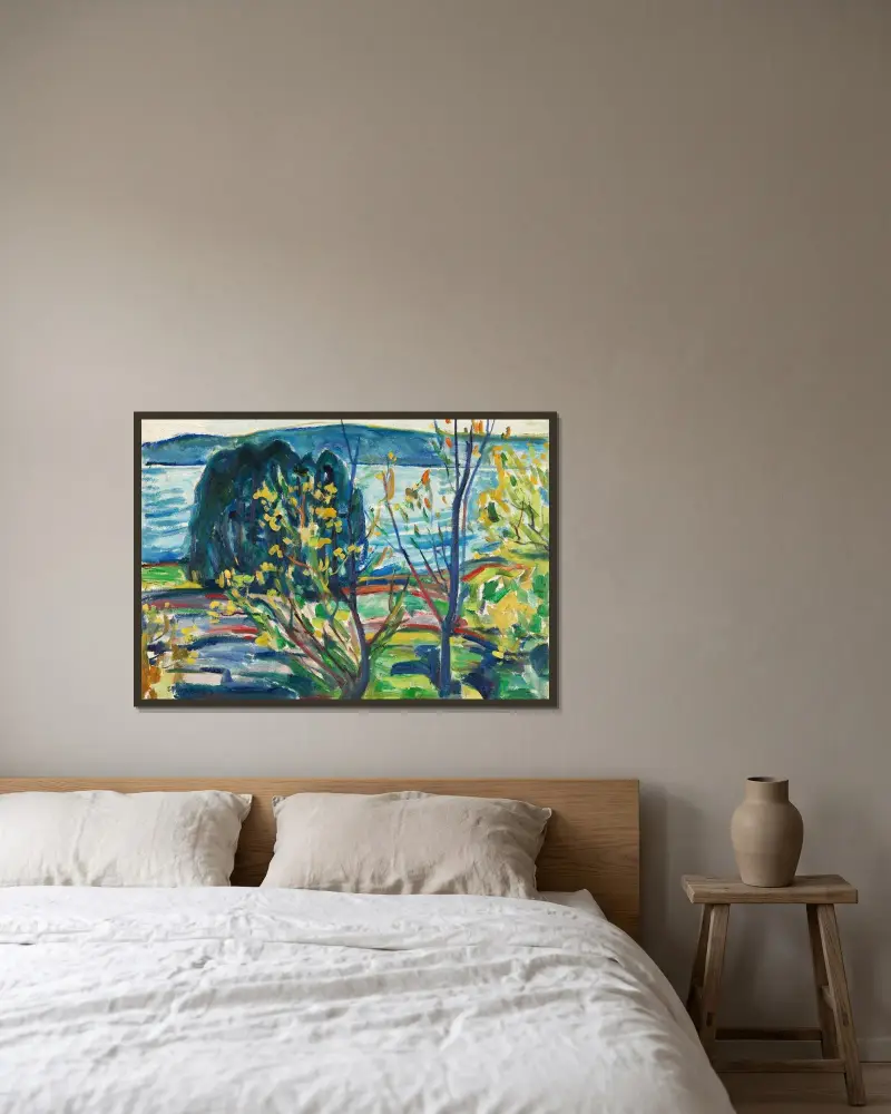 Fjordlandschaft von Edvard Munch gerahmt an einer Wand