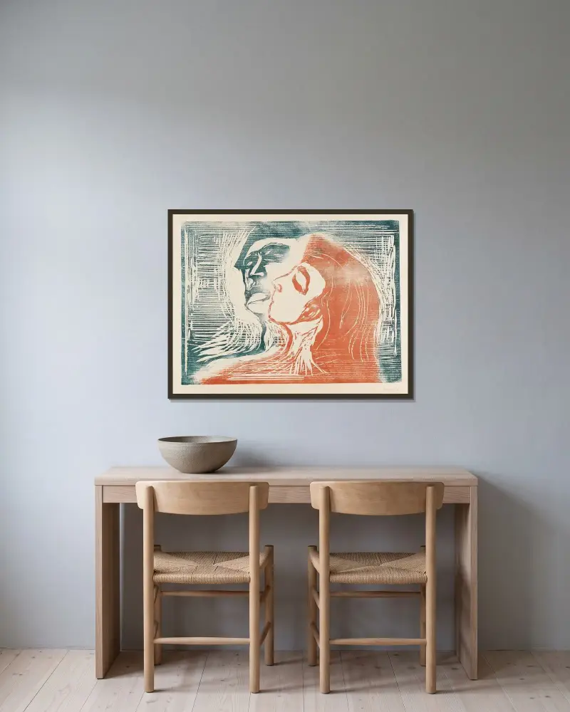 Haupt an Haupt (Mann und Frau, die sich küssen) von Edvard Munch gerahmt an einer Wand