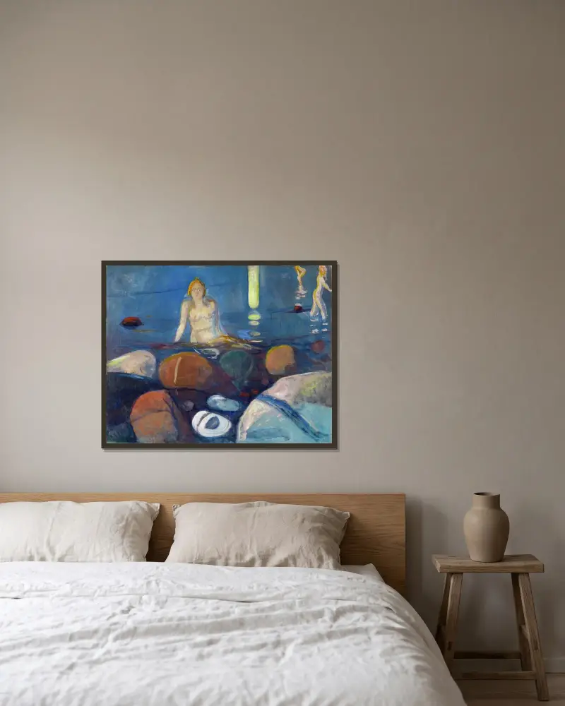Sommernacht. Meerjungfrau von Edvard Munch gerahmt an einer Wand
