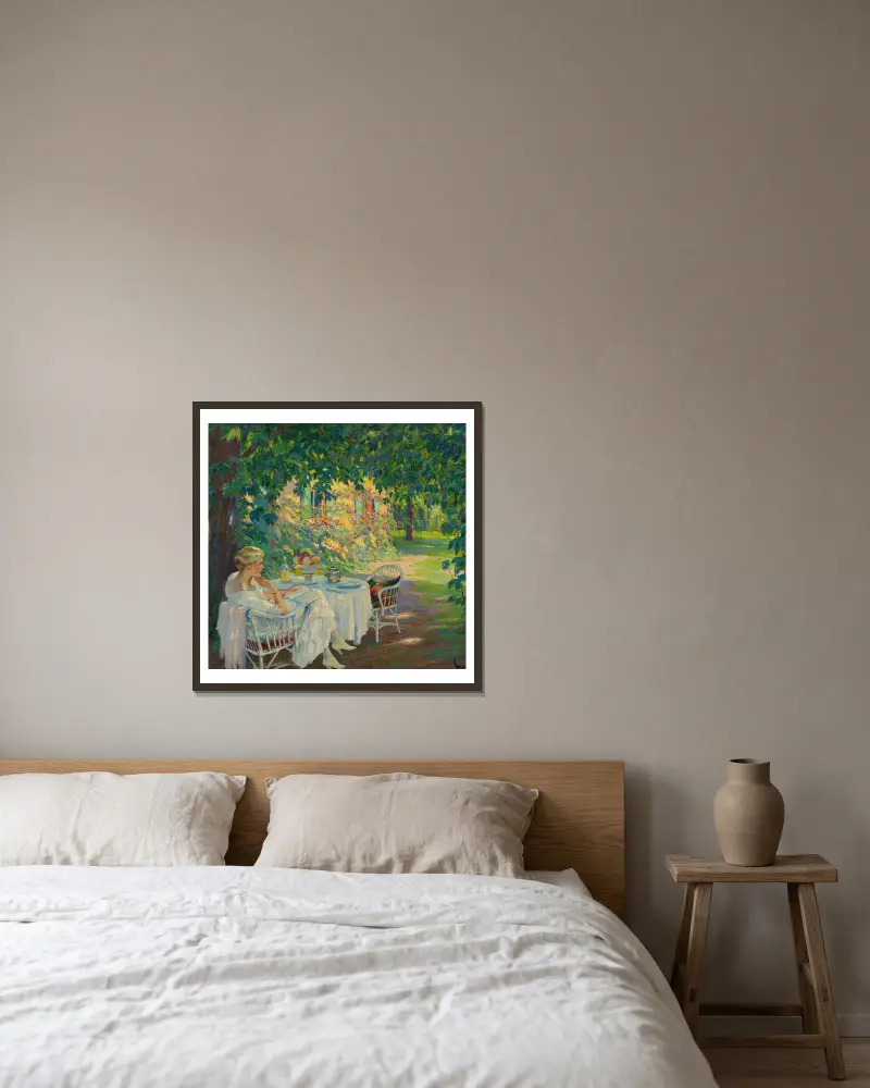 Ve skuggan, Edward Cucuel v rámu na stěně