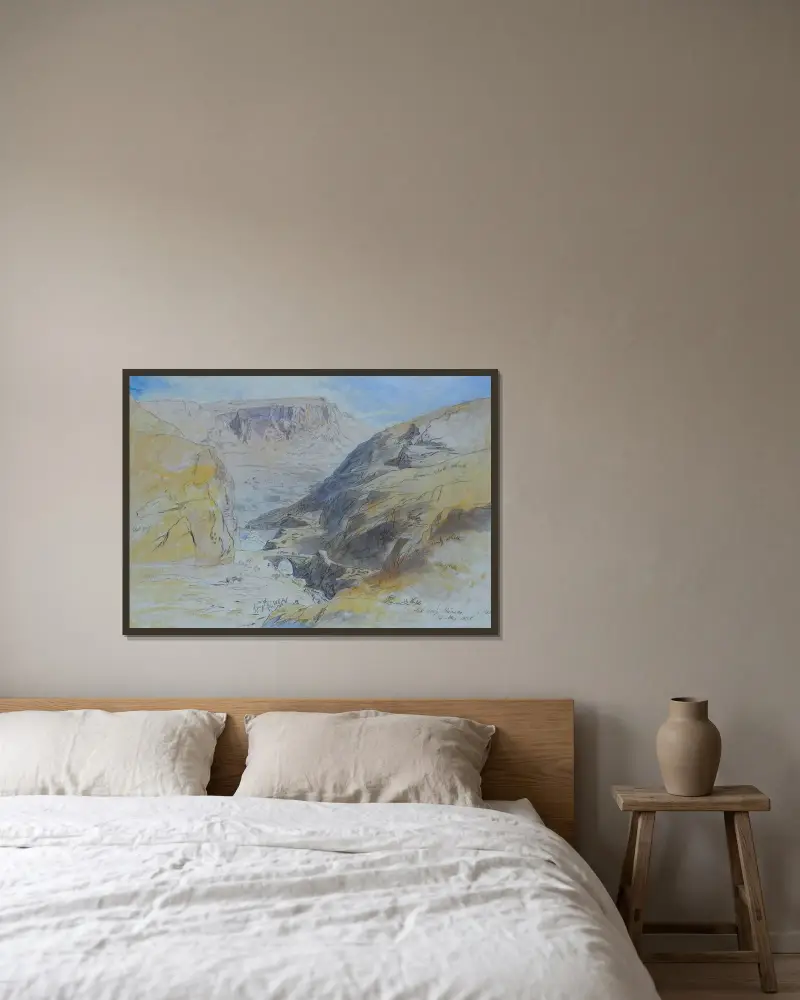 Klyftan vid Suk Wady Barada, Libanon av Edward Lear inramad på en vägg