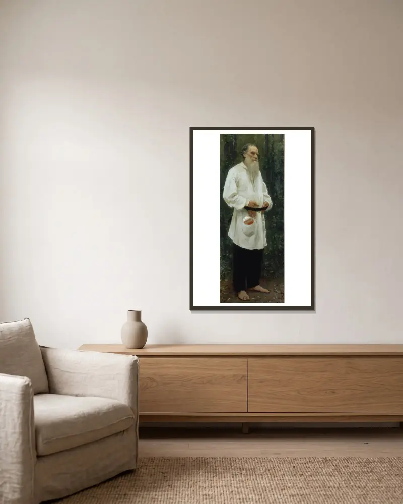 Leo Tolstoi barfuß von Ilya Efimovich Repin gerahmt an einer Wand