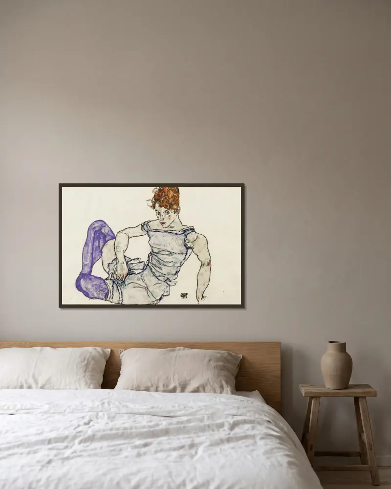 Sitzende Frau Mit Violetten Strümpfen (Seated Woman In Violet Stockings) av Egon Schiele inramad på en vägg