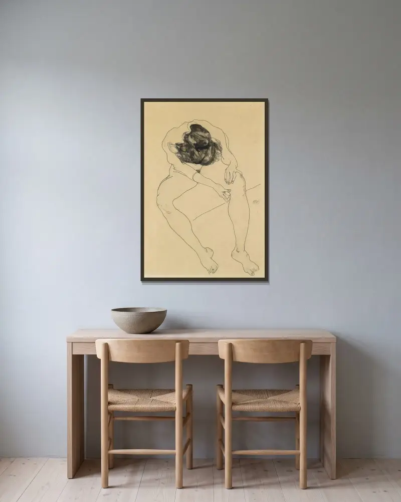 Sitzender weiblicher Akt von oben gesehen av Egon Schiele inramad på en vägg