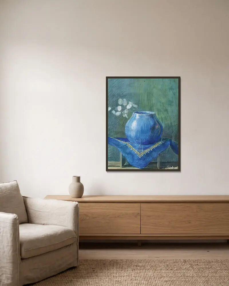 Still Life of a Moneyplant Branch in Blue Vase av Egon Schiele inramad på en vägg