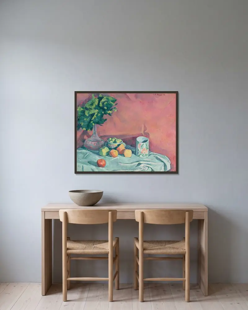 Stilleben med frukt, blommor och kopp av Emile Bernard inramad på en vägg
