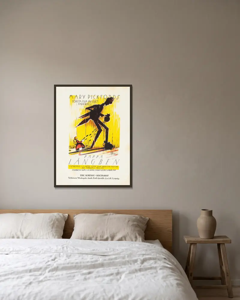 Daddy Long Legs, Eric Rohman v rámu na stěně
