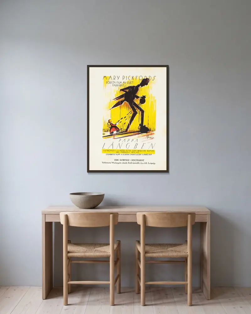 Daddy Long Legs, Eric Rohman v rámu na stěně