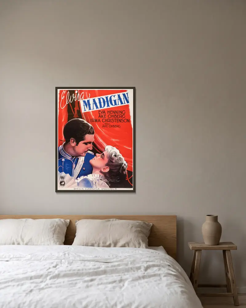 Elvira Madigan von Eric Rohman gerahmt an einer Wand