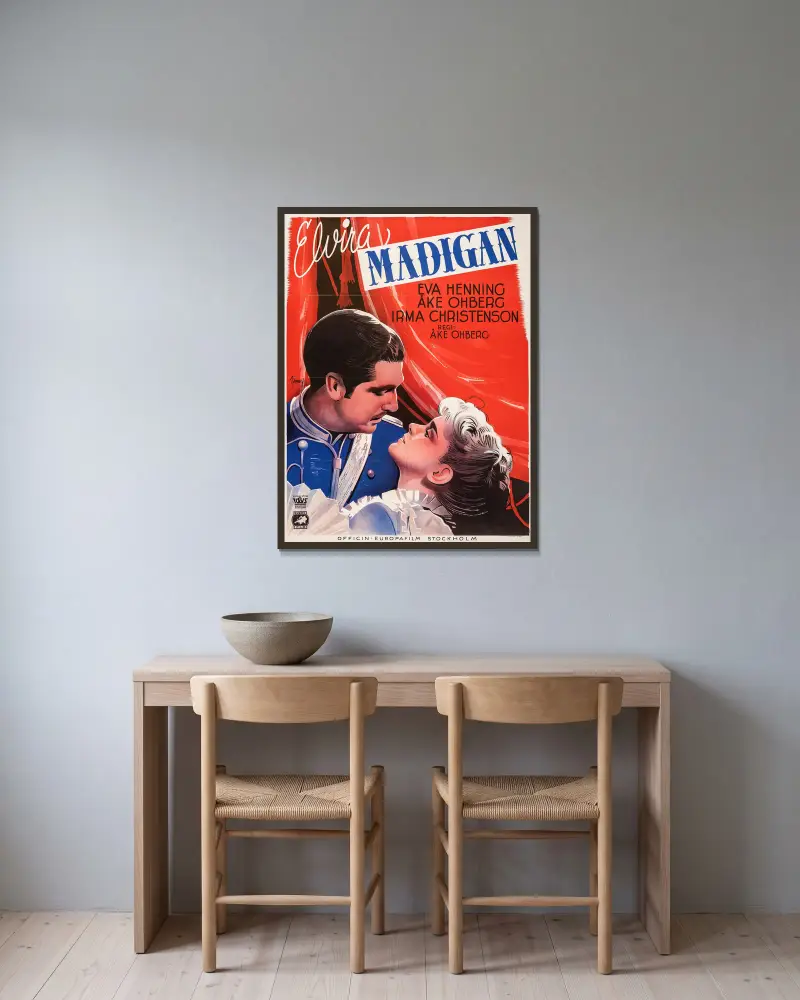 Elvira Madigan von Eric Rohman gerahmt an einer Wand