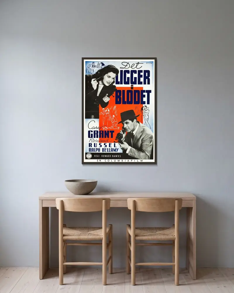 His Girl Friday av Eric Rohman inramad på en vägg