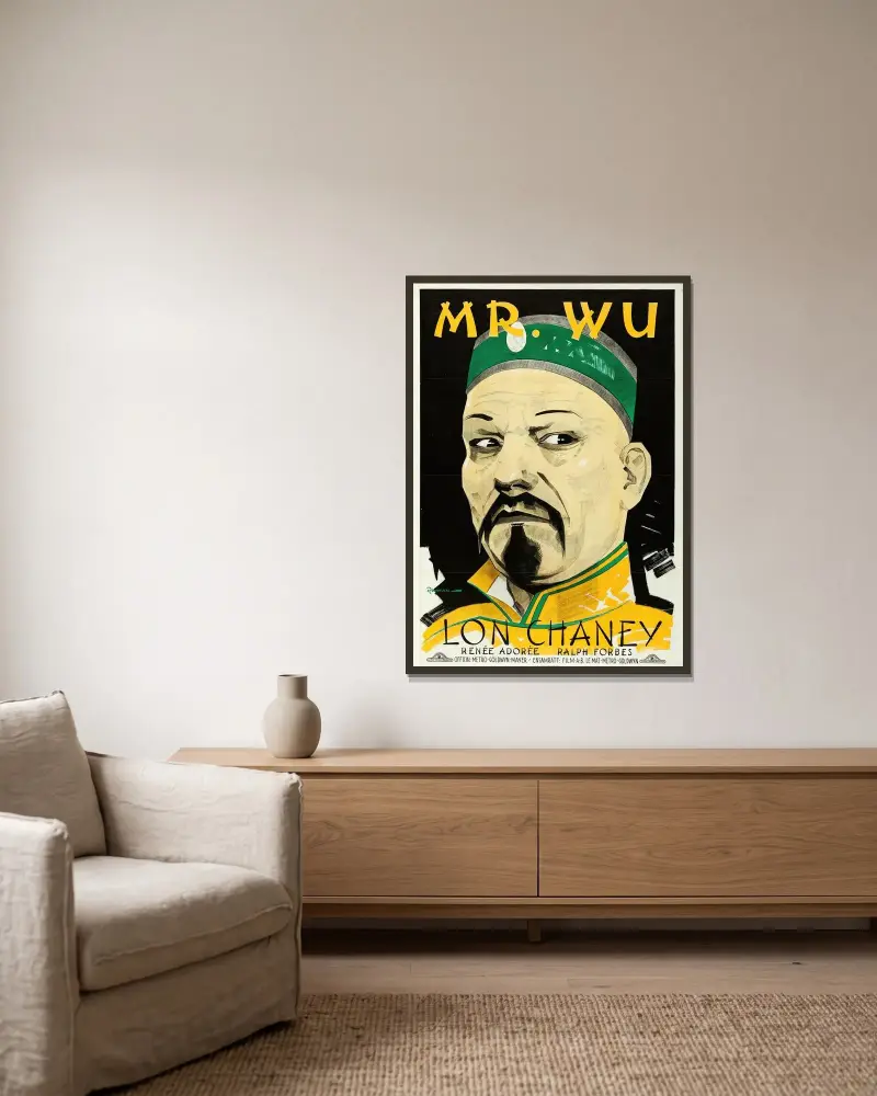 Mr. Wu av Eric Rohman inramad på en vägg