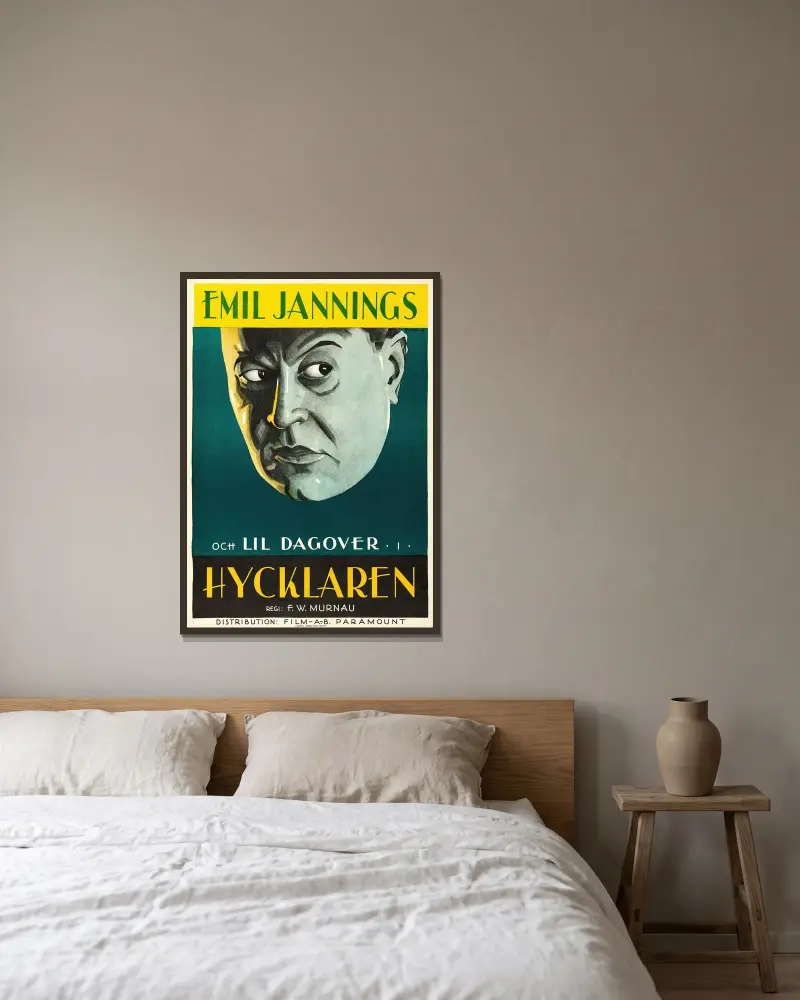 Tartuffe av Eric Rohman inramad på en vägg
