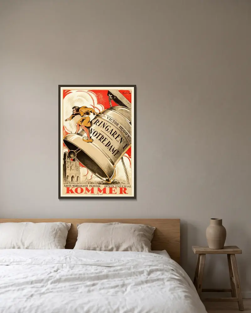 Der Glöckner von Notre-Dame von Eric Rohman gerahmt an einer Wand