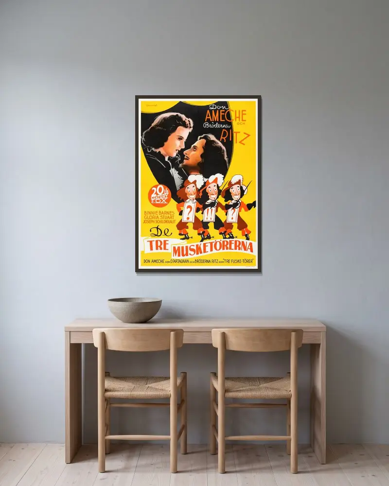 The Three Musketeers av Eric Rohman inramad på en vägg