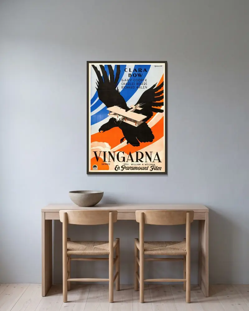 Wings av Eric Rohman inramad på en vägg