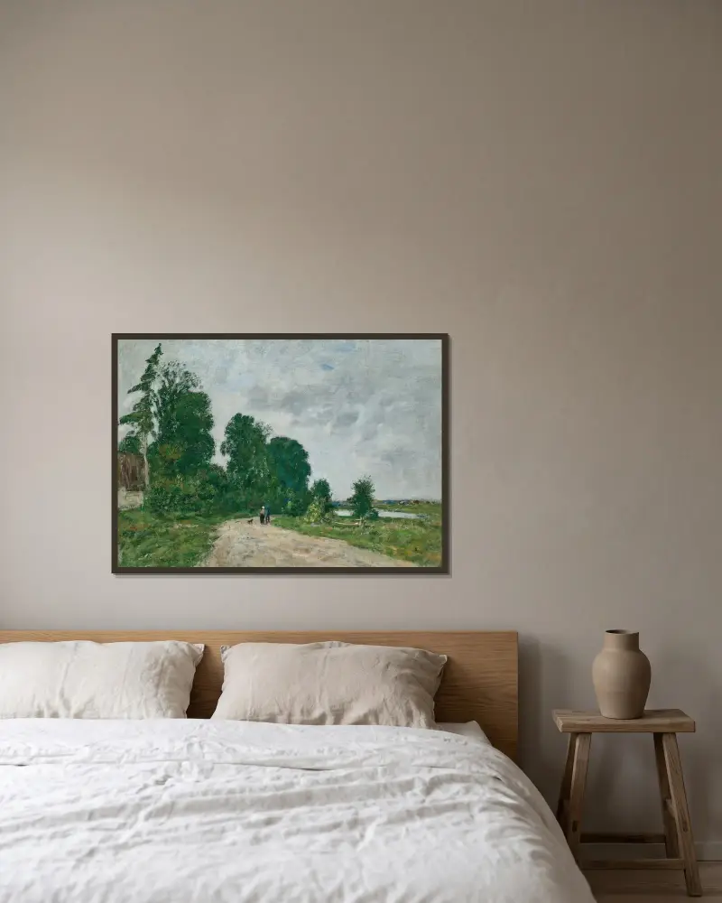 Livlig väg vid floden av Eugène Boudin inramad på en vägg