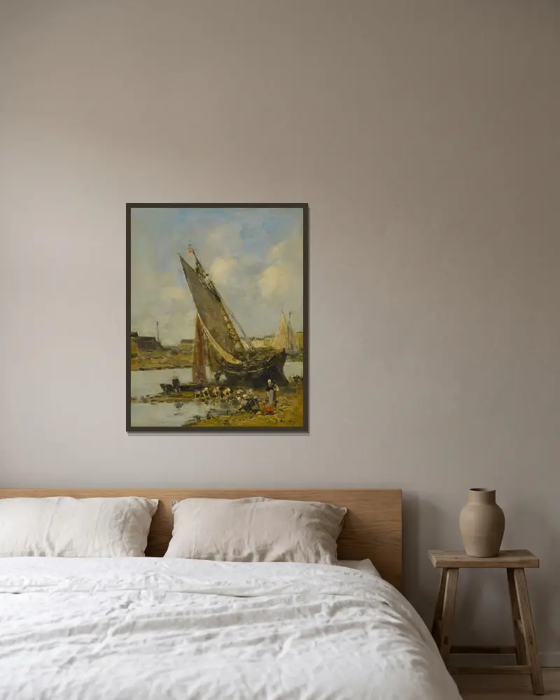 Tvätterskor vid en strandad båt i Trouvilles hamn, lågvatten av Eugène Boudin inramad på en vägg