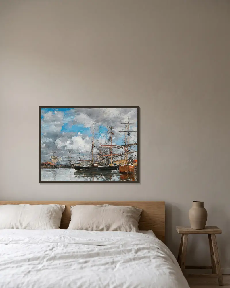 Le bassin de Deauville av Eugène Boudin inramad på en vägg