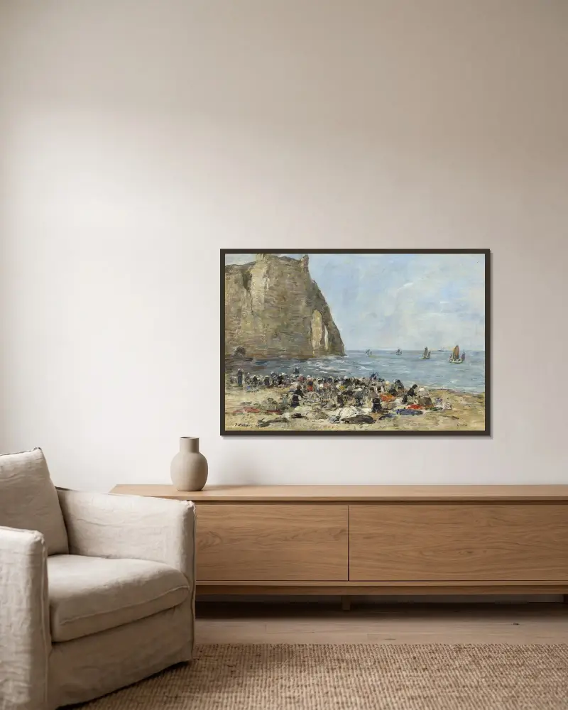 Tvätterskor på stranden vid Étretat av Eugène Boudin inramad på en vägg