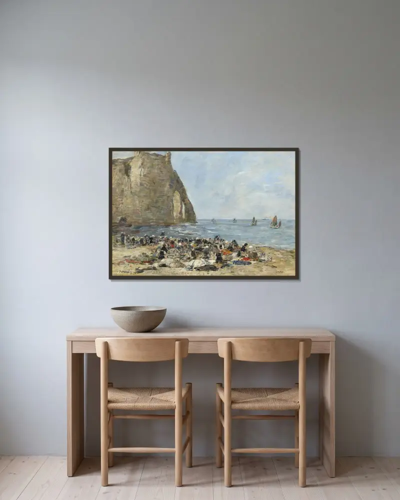Tvätterskor på stranden vid Étretat av Eugène Boudin inramad på en vägg