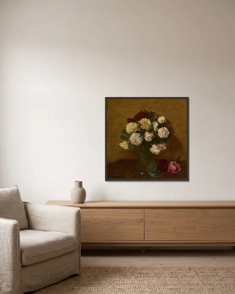 Roses In A Vase av Henri Fantin-Latour inramad på en vägg
