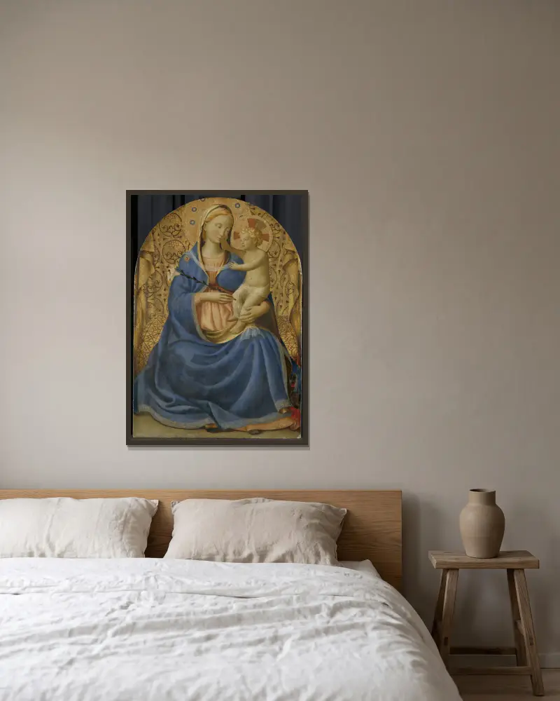 Madonna of Humility av Fra Angelico inramad på en vägg