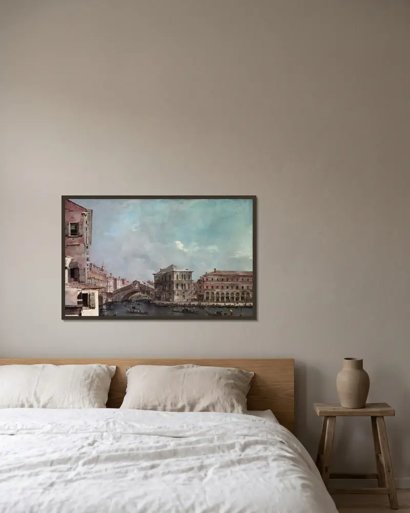 Canal Grande ovanför Rialto av Francesco Guardi inramad på en vägg