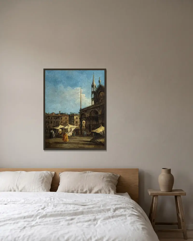 Utsikt över Markusplatsen i Venedig av Francesco Guardi inramad på en vägg