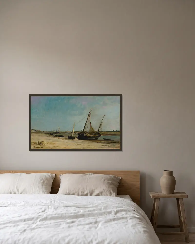 Båtar vid kusten vid Étaples av Charles François Daubigny inramad på en vägg
